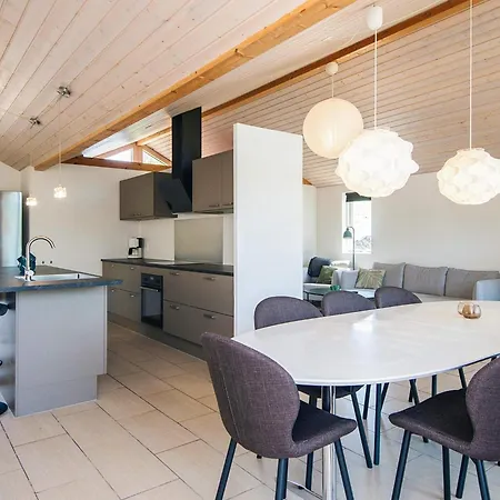 Casa de Férias Holiday Home Sjolund