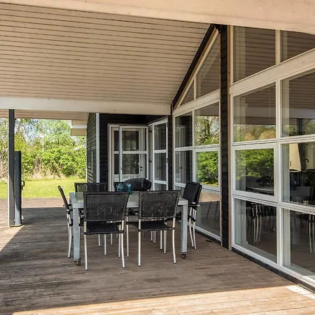 Casa de Férias Holiday Home Sjolund